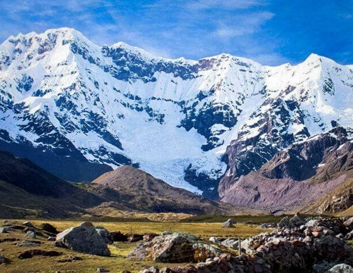 Ausangate trek 2 days – Andean top expeditions scenic view of snowy peaks and Andean landscape in Cusco.